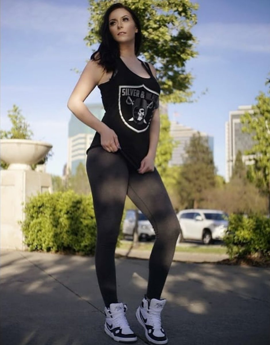 916model's tweet photo. Check out City Fitted in West Sac for the best local streetwear! Shoes, chains, hats, tops, and more 
#model #promomodel #streetwear #streetfashion #sacramento #916 #streetstyle #streetwearfashion https://t.co/tTFDaDx7Fn