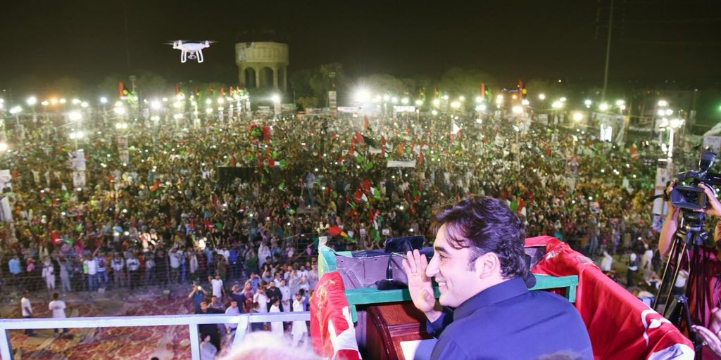 NEWS_MARVI's tweet photo. #PPP Chairman @BBhuttoZardari addresses a huge public gathering at Tanki Ground Liaquatabad #Karachi.
#BilawalKarachiKa https://t.co/unu7FsVat3