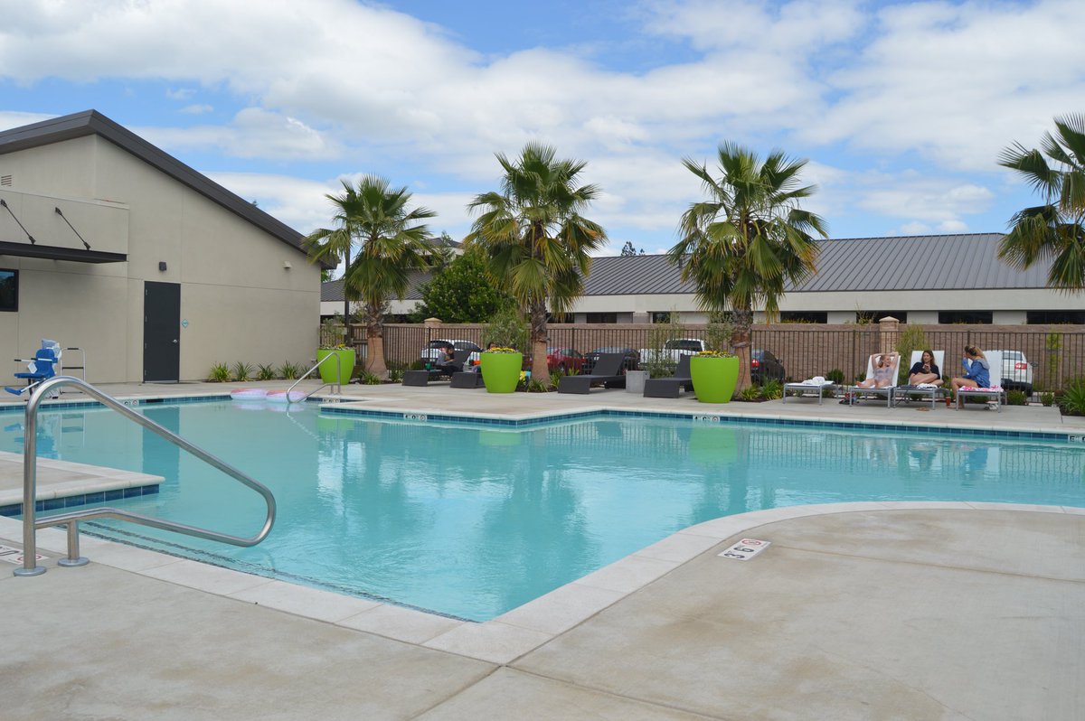 stanstatebsu's tweet image. Hope everyone enjoyed the Pool Jam!! Shoutout to @blackatstan for putting this together!! Also thank you @_djreckless_ for coming out✊🏿