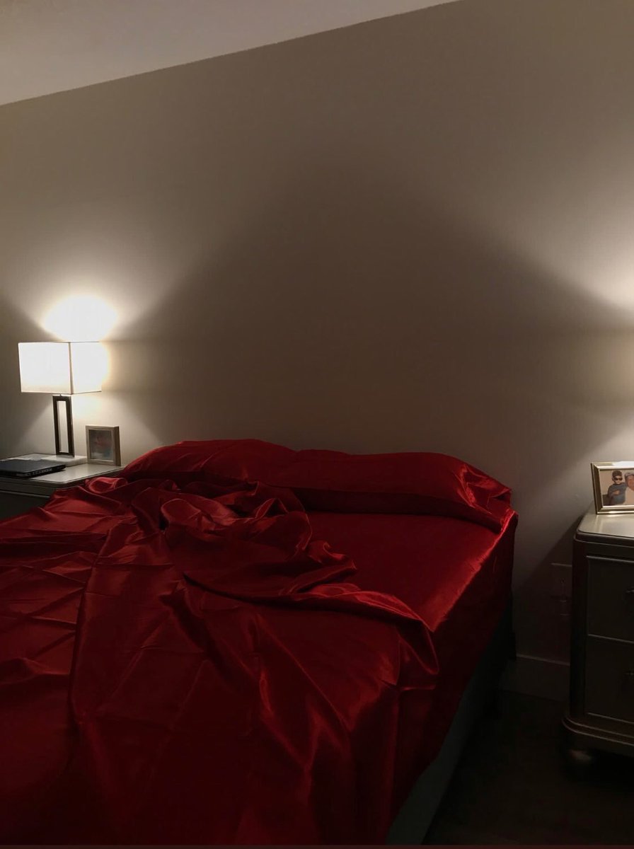 sexualsoft's tweet photo. Imaginez juste le sexe dans ces draps https://t.co/N9CcrPIQlG