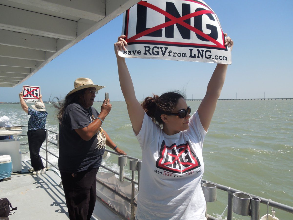 SierraClub's tweet image. South Texas is not a sacrifice zone! Over 1,800 Texans have already submitted comments to @TCEQnews to #StopRioGrandeLNG from building dangerous fracked gas export terminals. Join us in signing a Pledge to Defend #SouthPadreIsland &amp;amp; #BreakTheFrackingCycle: sc.org/2HoDyiF