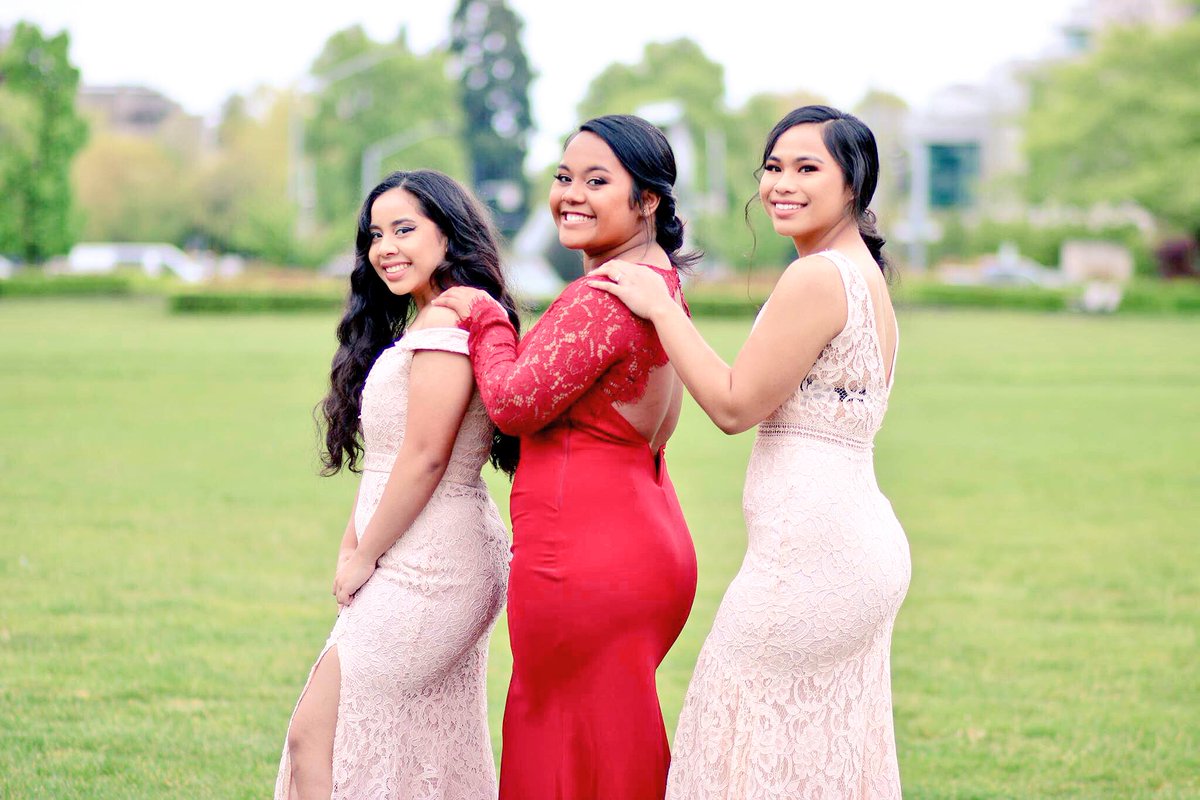 xoangelin_'s tweet image. love my island girls #bigbootyprobs 💛