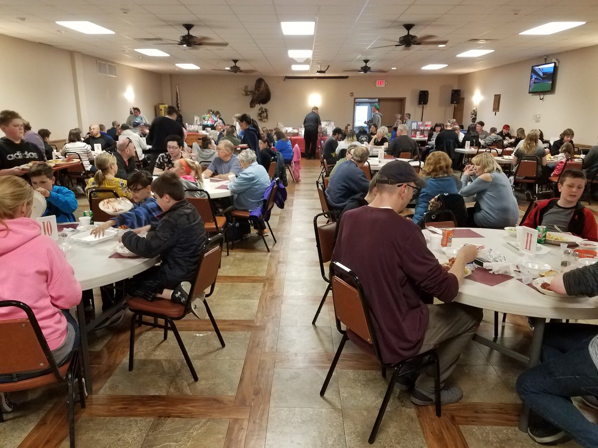It's a full house at the REAL School spaghetti dinner! Still have 25 extra dinner tickets to sell. $6 at door. Carry outs welcome too!  Racine Moose until 5pm. #BEREAL