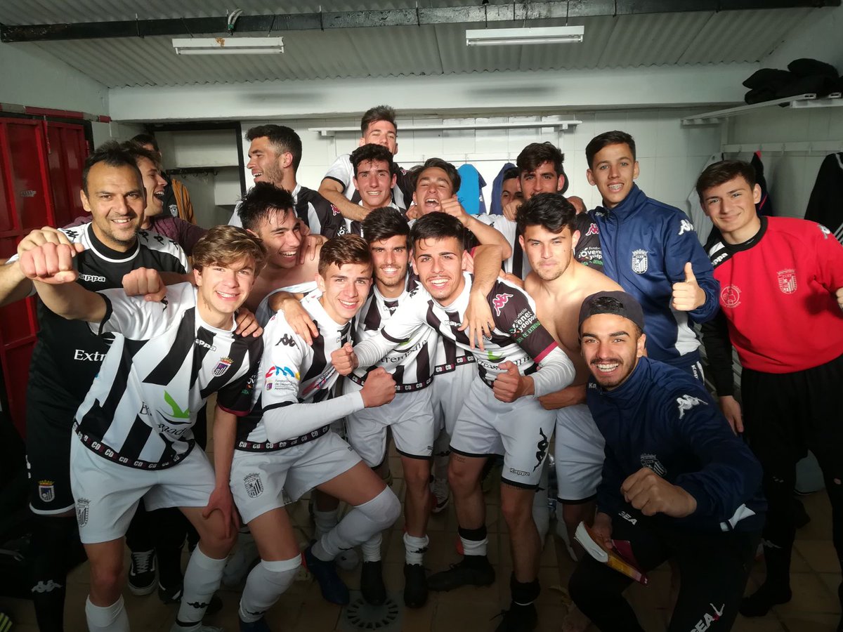 Este equipo lo merecía,sabiendo sufrir hasta el final.Muchos nos daban por muertos pero no...objetivo conseguido⚪⚫🏁 <a href="/BadajozPromesas/">Badajoz Promesas</a> <a href="/CDBadajoz/">CD Badajoz</a>