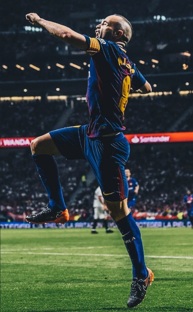 Kike_Marin_'s tweet photo. Me parece una buena idea que la @RealSociedad haga pasillo a Iniesta en su último partido con el @FCBarcelona_es pero a su lado debería salir Xabi Prieto, que se retira del fútbol y, además, como un ‘One club man’. ¿Qué os parece? RT 👍 https://t.co/jM7rZoi1ZG