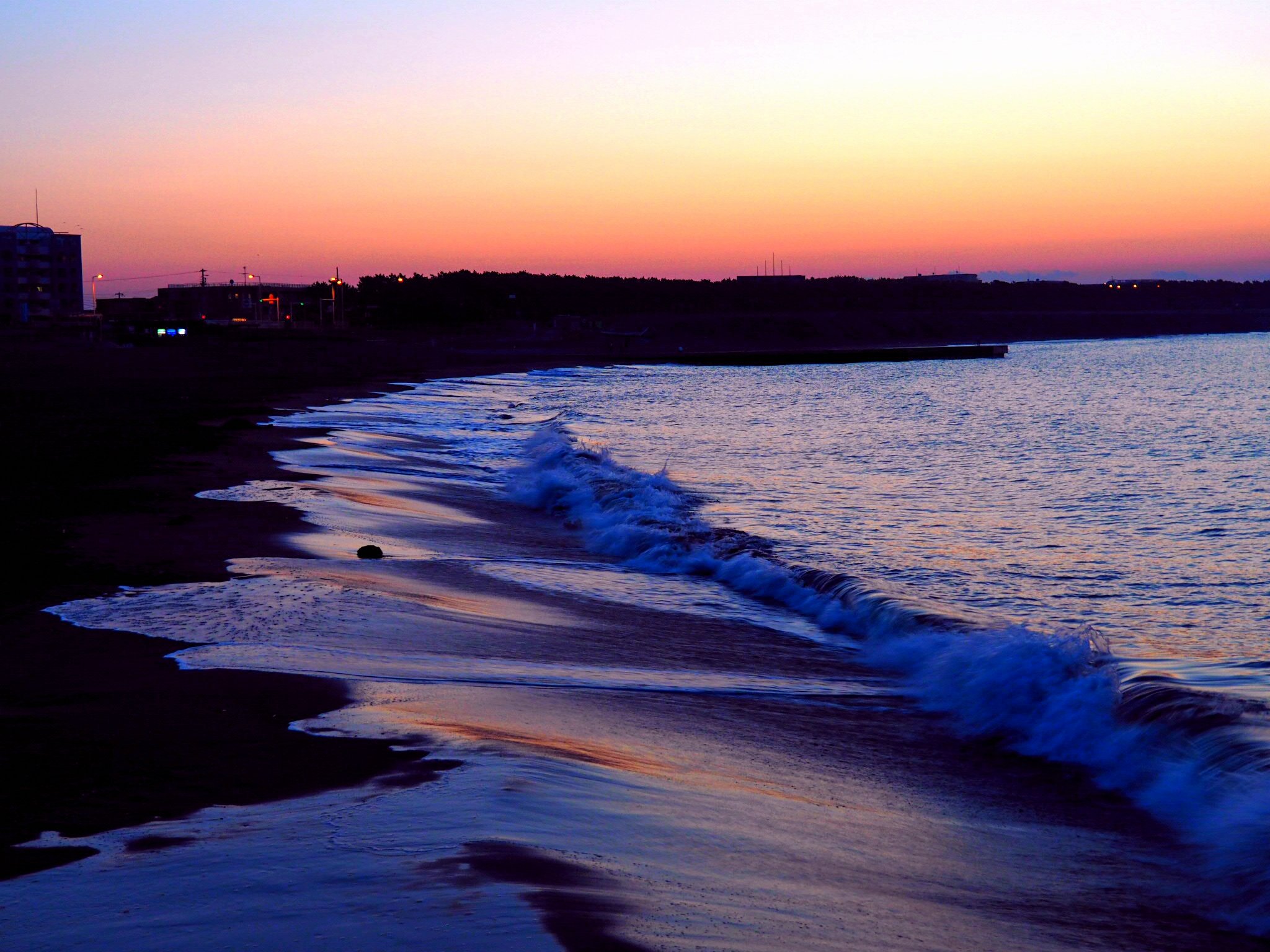 Yasu C10 おはよーございます 茅ヶ崎サザンビーチでの朝焼け撮影 ヤッパ海での日の出は最高だぁ 本日リコメ出来ません イマソラ マジックアワー 朝焼け 日の出 Sunrise 湘南 茅ヶ崎 サザンビーチ 写真撮ってる人と繋がりたい T Co