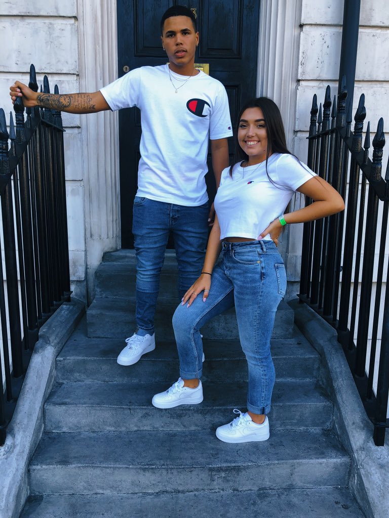 cheyannehojara's tweet photo. 🤩 #gradbash2k18 #gradbash https://t.co/Kg4uFKsYGa