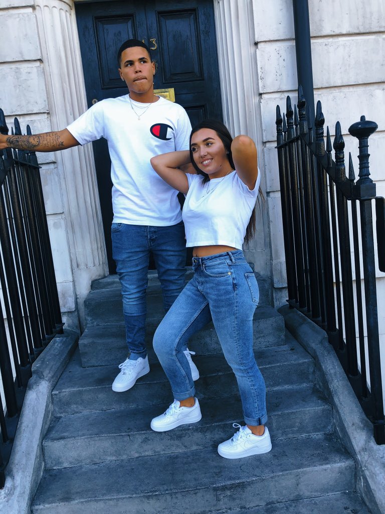 cheyannehojara's tweet photo. 🤩 #gradbash2k18 #gradbash https://t.co/Kg4uFKsYGa