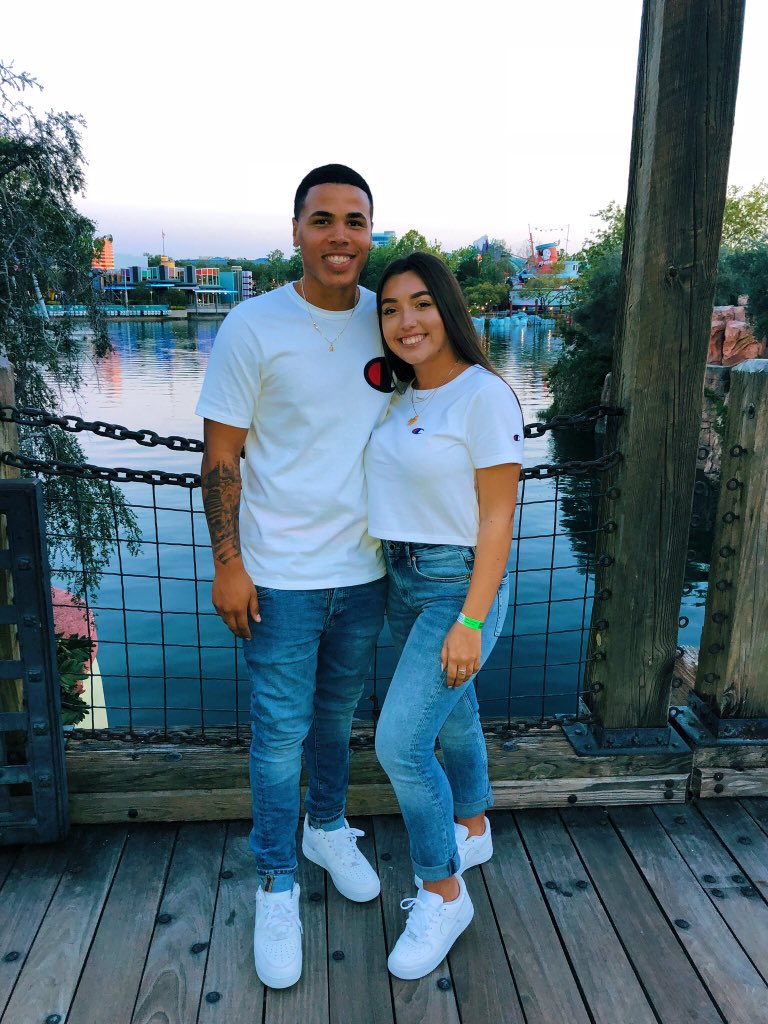 cheyannehojara's tweet photo. 🤩 #gradbash2k18 #gradbash https://t.co/Kg4uFKsYGa