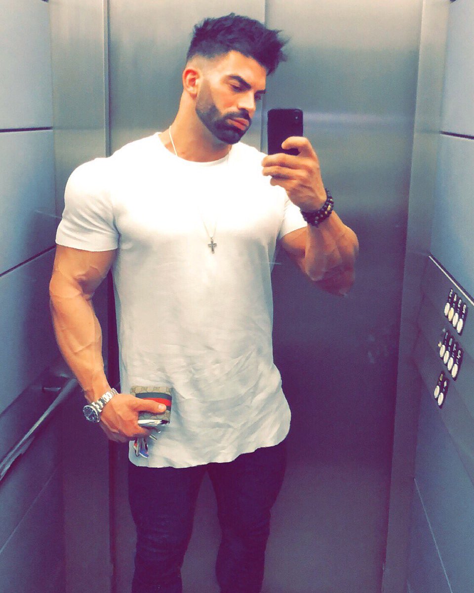 SCstyleBlog's tweet photo. ✉️ #SCstyle #sergiconstance https://t.co/rdjnwXk4QR