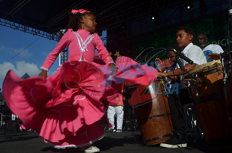 zeta93fm's tweet photo. ¡Mucho sabor es lo que hay en el Día Nacional de la Zalsa! Mira la galería: https://t.co/eX3eNlGKiX #DNZ2018 https://t.co/fi0TTdVMKh