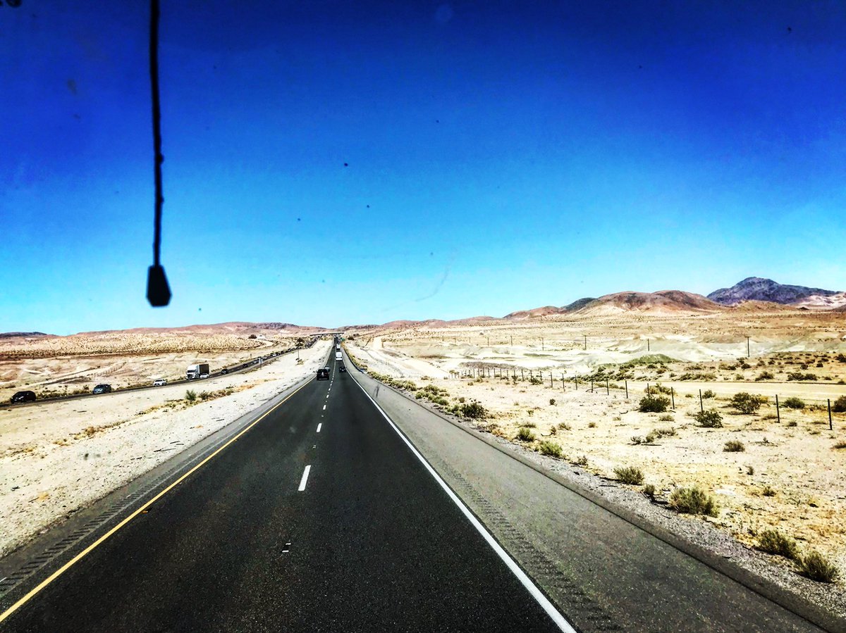 thesusieg's tweet photo. On the road to #DellTechWorld, this time with @megabus, for the final stretch of the journey. See you soon, #Vegas! #flexwork #remotework #onthegopro #viewsfordays https://t.co/HZJ6m8X637