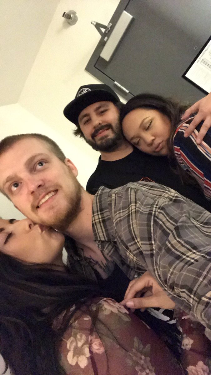 aleyyycat's tweet photo. Vegas babbbyy https://t.co/D2cu8G7u7F