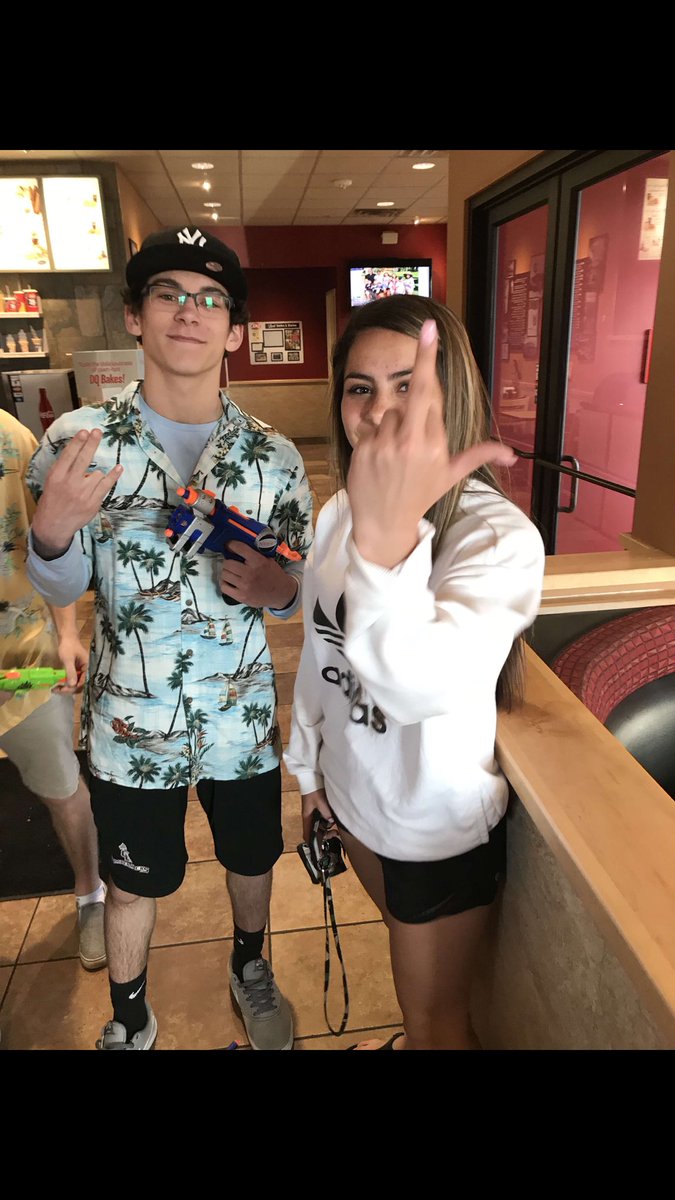 Jeff Robinson is so stinky you can smell him coming, good thing its cold season cuz alayan christan of dirty darters gets #2inthepink @StillyNerf