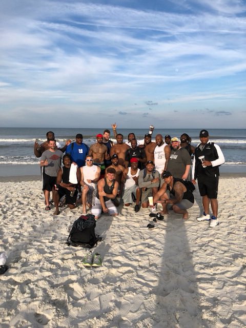 CarCobras's tweet photo. 24 hours till kickoff in Jacksonville, FL! What better way to spend the business trip than a walkthrough on the beach?
Kickoff @ 7 PM, Saturday April 28! #StrikeMode #CobraNation π https://t.co/P6HdXpmce4