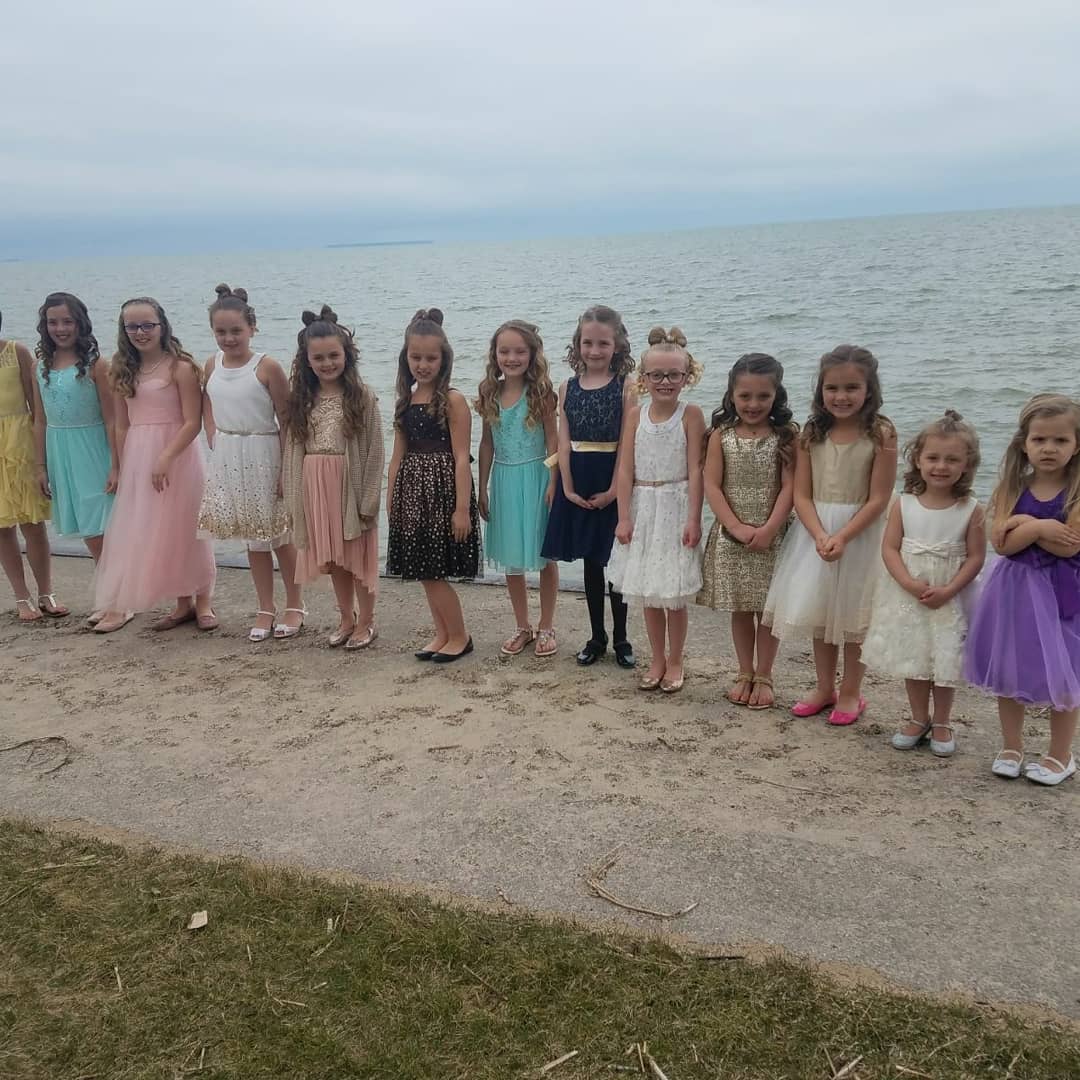 ThePutmanFamily's tweet photo. Another year in the books...Daddy Daughter Dance! #putmans #weareblessed #wearefamily #unconditional❤ #daddysgirls https://t.co/qYElZnKff8