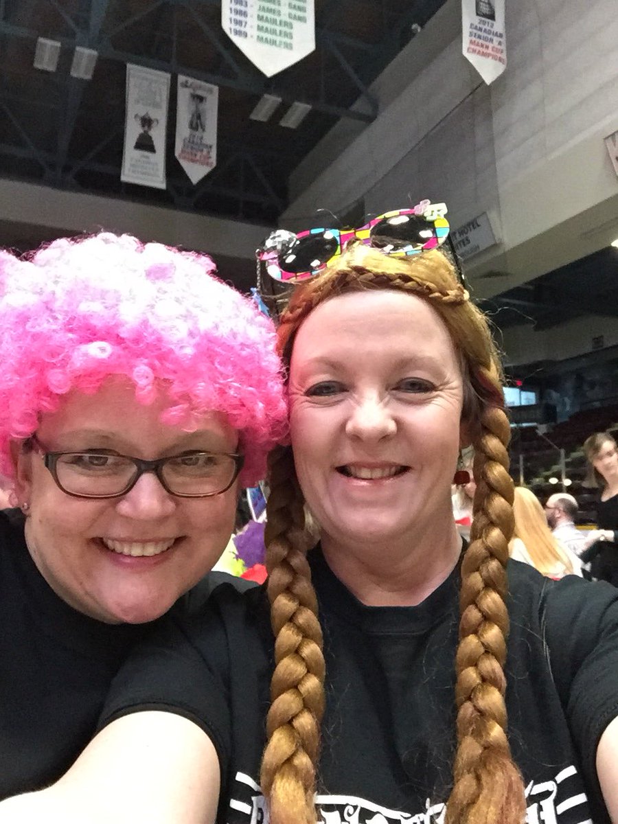 DarAuger's tweet photo. Current mood. #jukeboxmania #teambandwidth #morecowbell https://t.co/9oXhPqMQPA
