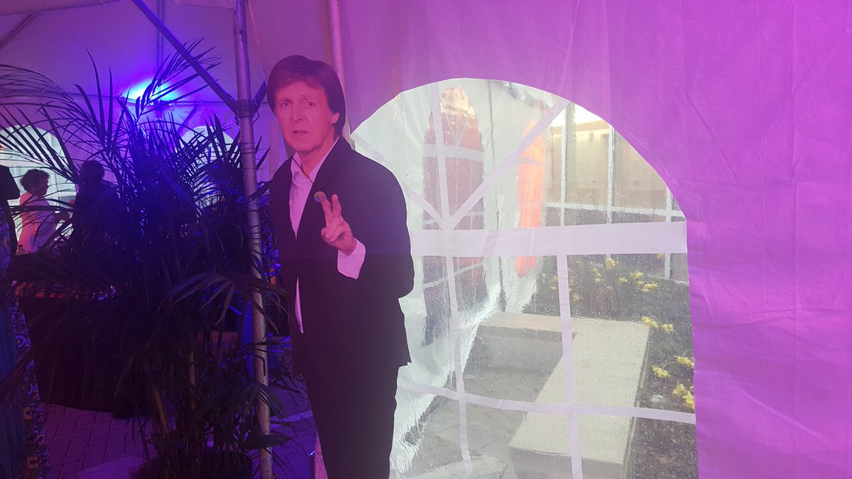 MCCF_Events's tweet image. Glamour and delicious food in the EOFW VIP section! #MCCFundADream