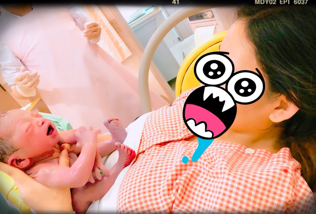 mxx9303's tweet photo. 2018.04/26 (thu) pm 18:40
☑︎2565g ☑︎46.2cm
元気な女の子を無事出産しました👶🏻💕

約２日かかった初出産、、
今まで生きてきていっちばん痛かった！笑

やっと会えた我が子ほんっとに可愛い🤣
無事生まれてきてくれてありがとう。

幸せやあぁ(´；ω；`)
…ちなみにしばらく名無しです。笑 https://t.co/df6P2vBpoF