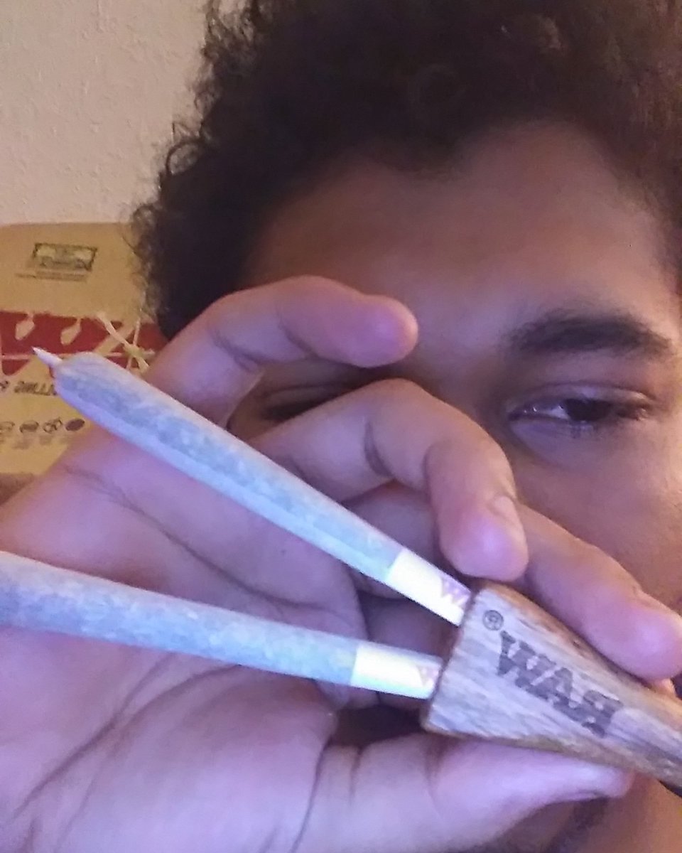 DonJuli28613140's tweet photo. Raw Double Barrel #420 #ganja #maryjane #marijuana #dankbud #goodsmoke #stoner #stonerlife #stoned #weedporn #weedstagram #weed #cannabiscommunity #cannabis #pot #potporn #smokingweed #goodweed #rawcones #rawrollingpaper #rawdoublebarrel #rawrollingpapers #joint #joints https://t.co/LlFIRP0ARr