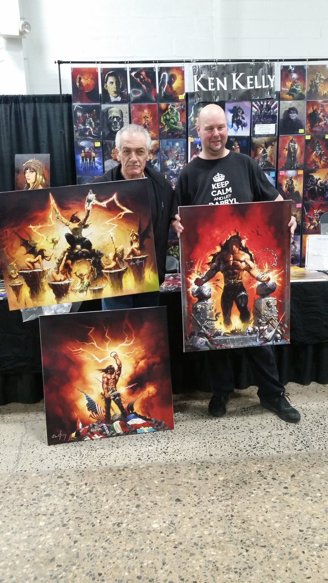 KenKellyArt's tweet photo. A true Manowar fan just stopped by @PHLCC  booth 115 to get these pieces signed! @ozwarspromos @MANOWAR https://t.co/hlxcfZk3Em