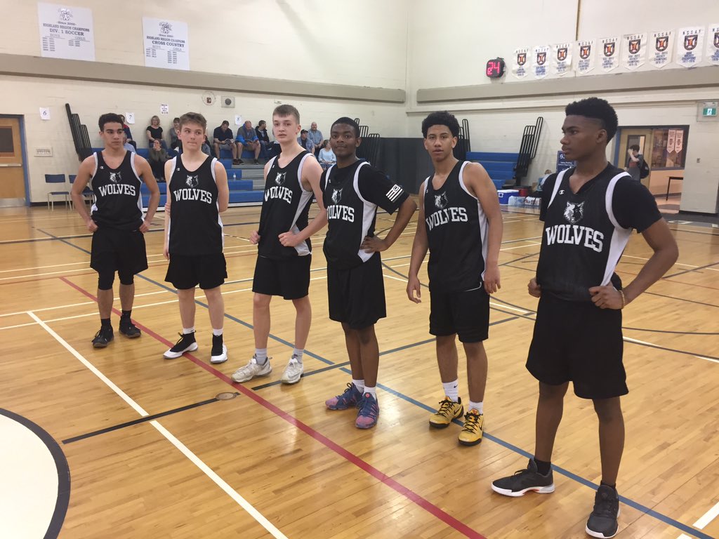 EastSideWolves's tweet photo. Great first win in Cape Breton for our D1 team #Wolves #SixStrong https://t.co/g3zGpEzmNK