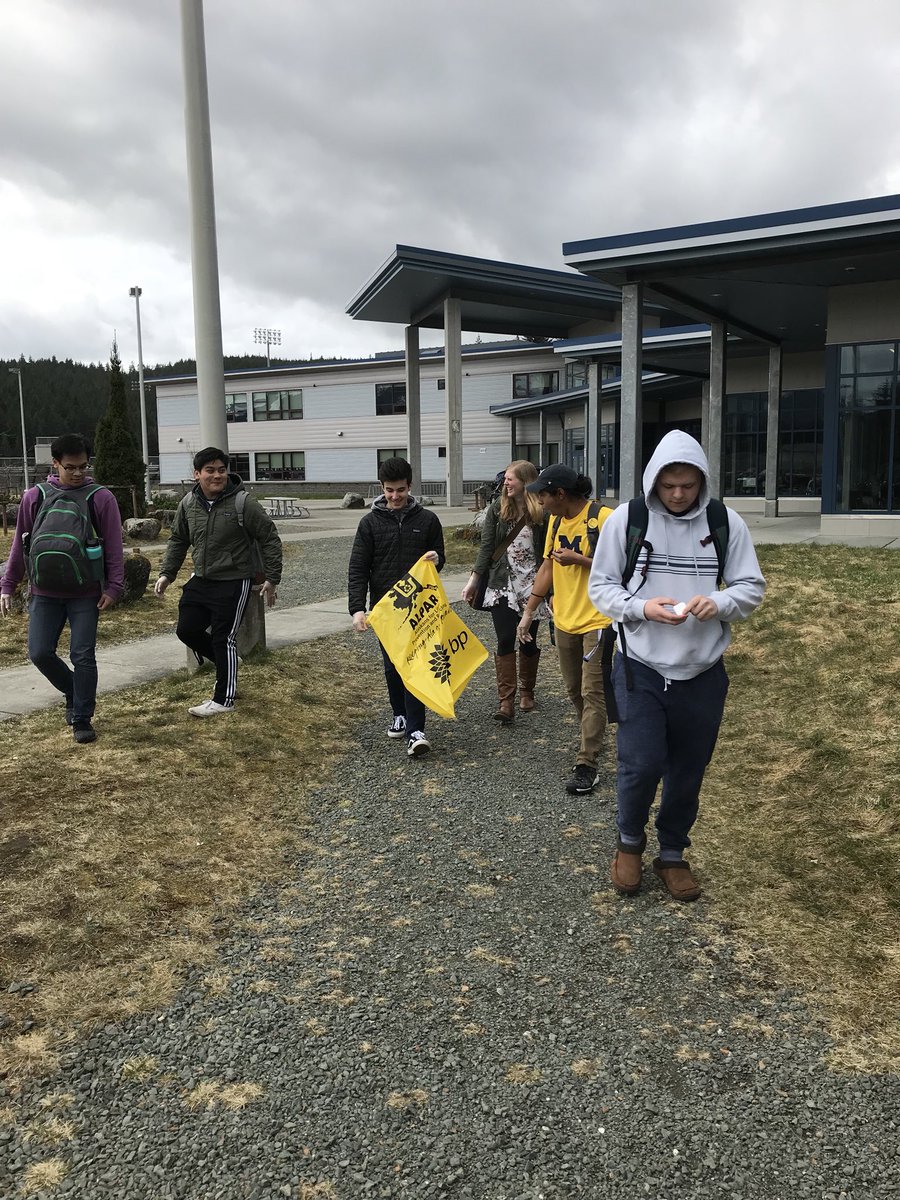 TMinteract's tweet photo. Happy Earth week everyone!  Just make sure to watch your step when you pick up trash🏔 🌏 💩 https://t.co/WLvtaBIIZH