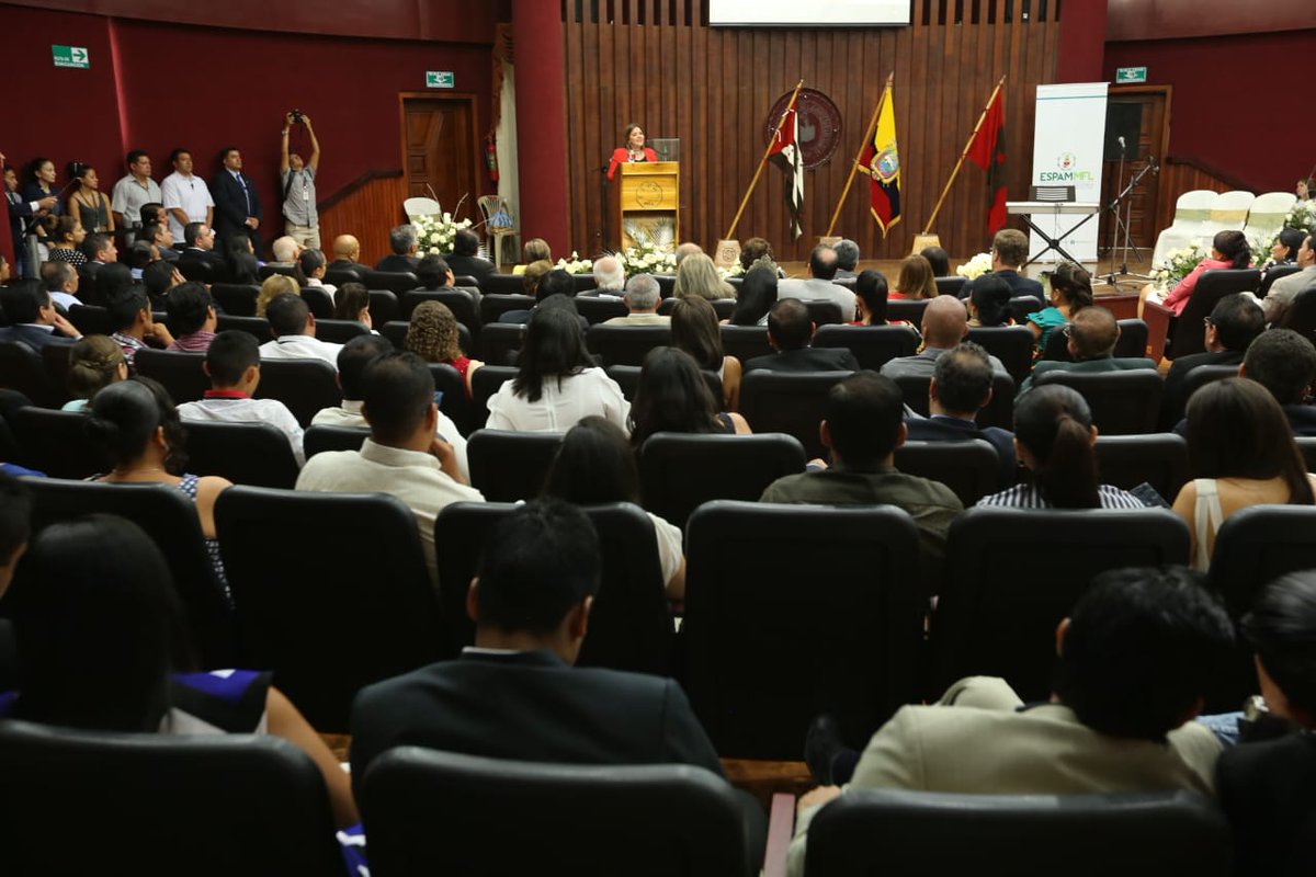Vice_Ec's tweet photo. "El reto de las universidades hoy es más grande que nunca; estamos en la sociedad del conocimiento, donde las universidades no sólo tienen el reto de trasmitir conocimientos sino de crearlos, de aportar a la ciencia, de formar mentes críticas e innovadoras", #AniversarioESPAMMFL https://t.co/LjBRLMc75U