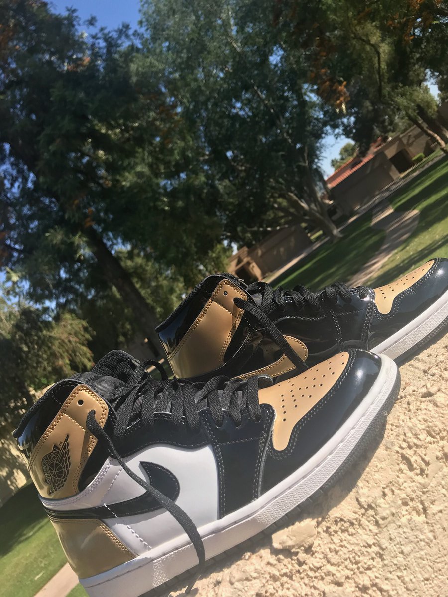 mannymm's tweet photo. Special nights call for extraordinary shoes. https://t.co/45xPE1OKpQ
