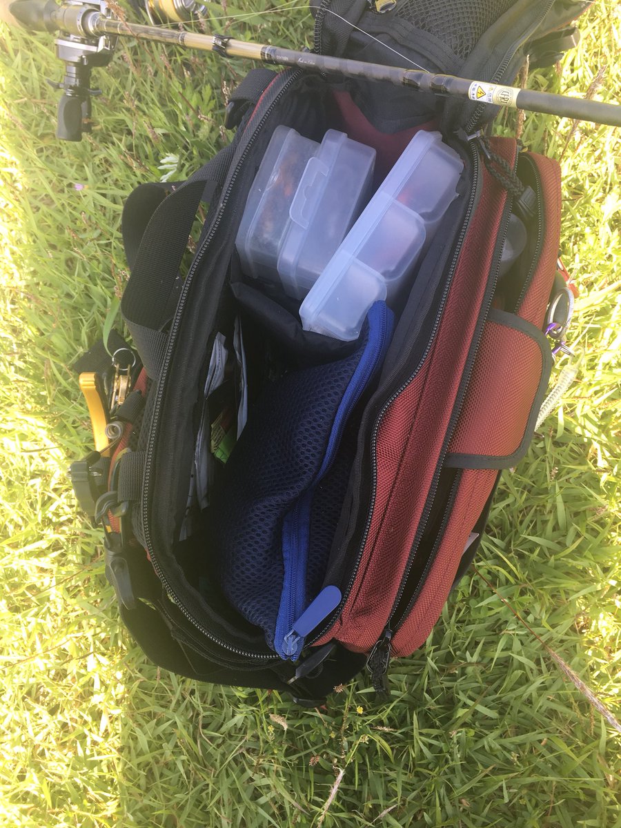 てっげ宮崎のはたなさん در توییتر 昨日買ったバックに前のバックに入っていたタックルを移動 全部入れてもまだ余裕ある Goproのバッテリー無し Goproのバッテリー有り Daiwa ヒップバッグhg レインカバーも付いてる