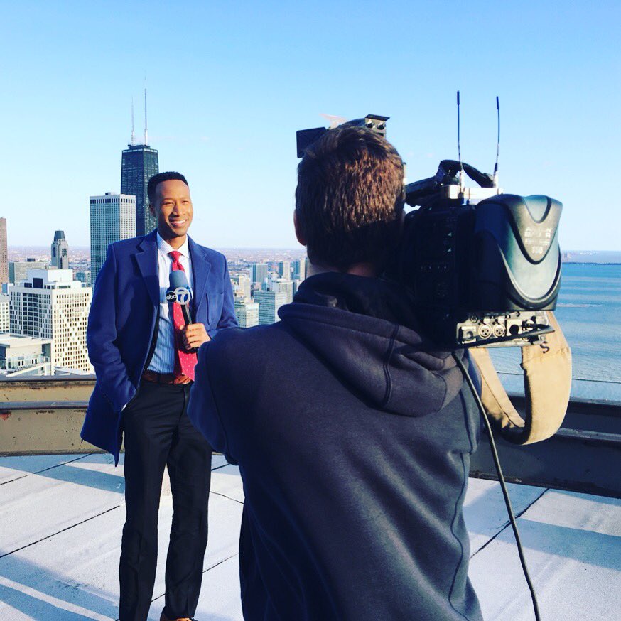 TBrownABC7's tweet photo. All the way up! #Chicago #rooftop #skyline #lakepointtower #skyscraper #spring https://t.co/l7Z2rnagpw