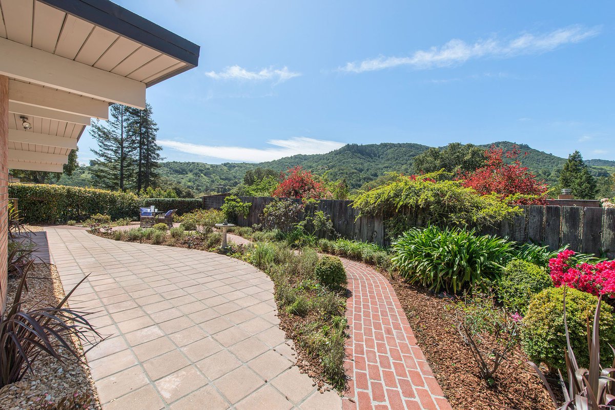MarinModern's tweet photo. Don't miss the STUNNING pano views from this sun drenched 4 bd/2ba atrium model Eichler! OPEN SUN 1-4! 41 Mount Foraker in Upper Lucas Valley! Visit the property website at https://t.co/qJHZ17WGlg for more info! #marinmodern 
#eichlerhomes #upperlucasvalley  #reneeadelmann https://t.co/4pU3RuNKkD
