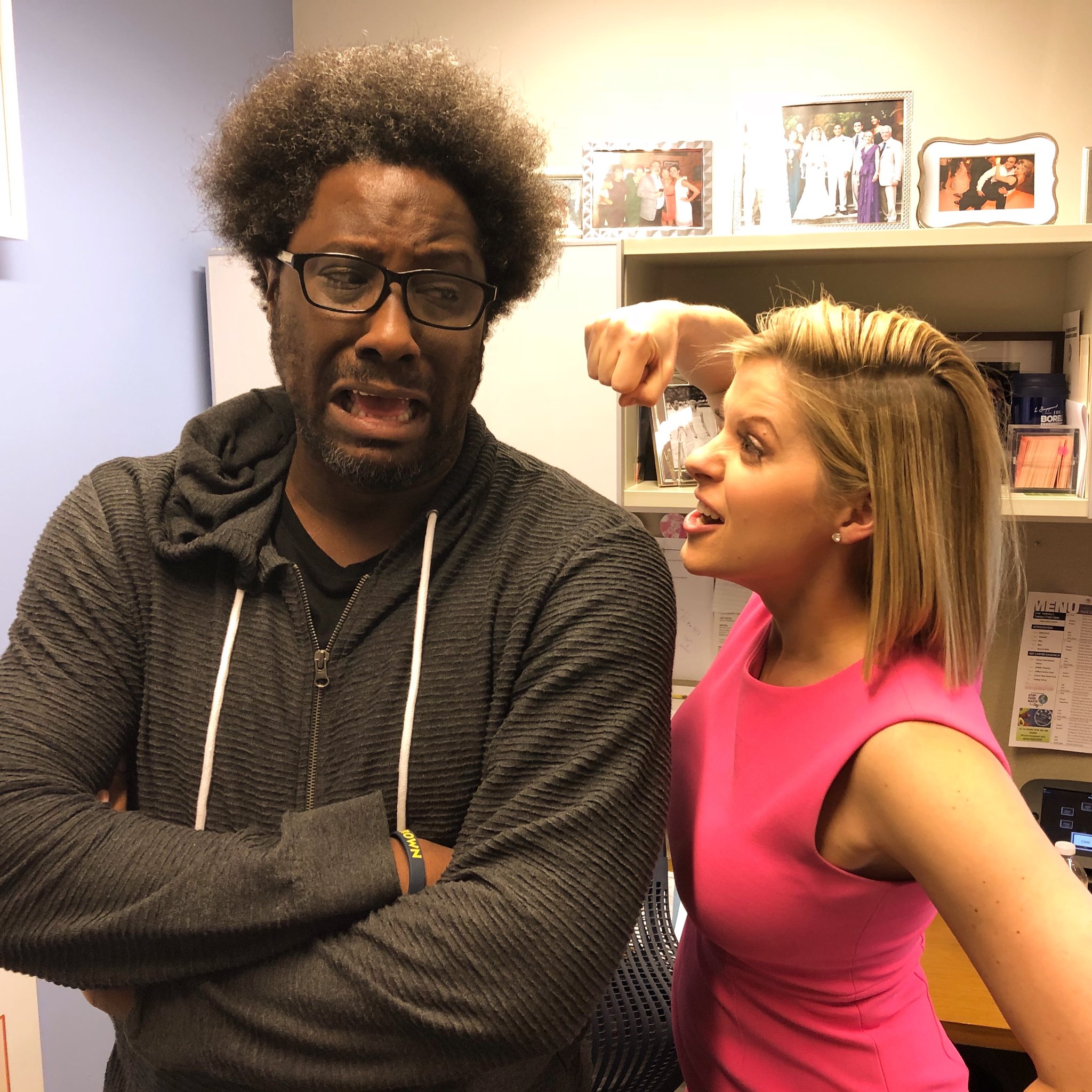 Uden tvivl Ekstrem Saucer Kate Bolduan on Twitter: "When @wkamaubell says you didn't make the cut to  be in Season 3 of #UnitedShades and won't hand over the Emmy. :) Season  premiere is this SUNDAY at
