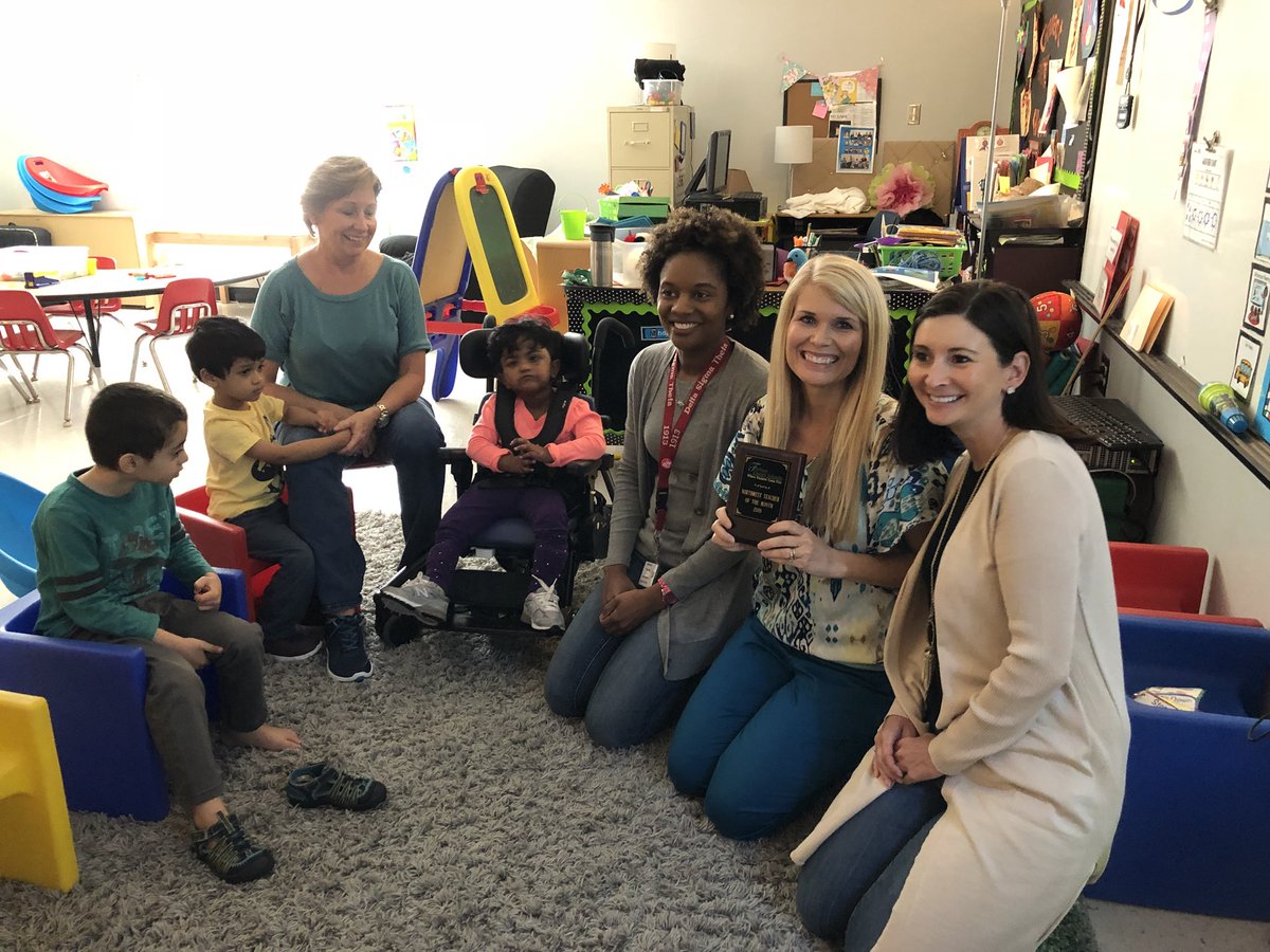 apennfcs's tweet photo. Congrats to SEC Teacher of the Month-Shay Bennett @CogburnWoodsES @fcsnorthwestlc @FCS_SEC https://t.co/l9IcsMVkNZ