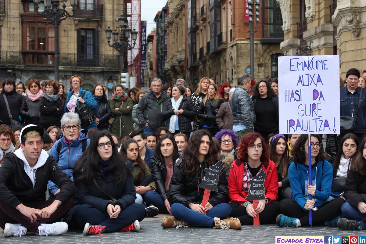EcuadorEtxea's tweet photo. Llaman a movilizarse este sábado en #Bilbao contra la sentencia de “La Manada” #JusticiaPatriarcal  27/04/2018 https://t.co/Oxq5gW2BFN #YoSiTeCreoHermana #EstaEsNuestraManada @feministalde @CoordinadoraFem @emakumemartxa @M8EuskalHerria @OihuKbilbo @BilbokoBf @Bilobak_Sani https://t.co/pMzgd852TE