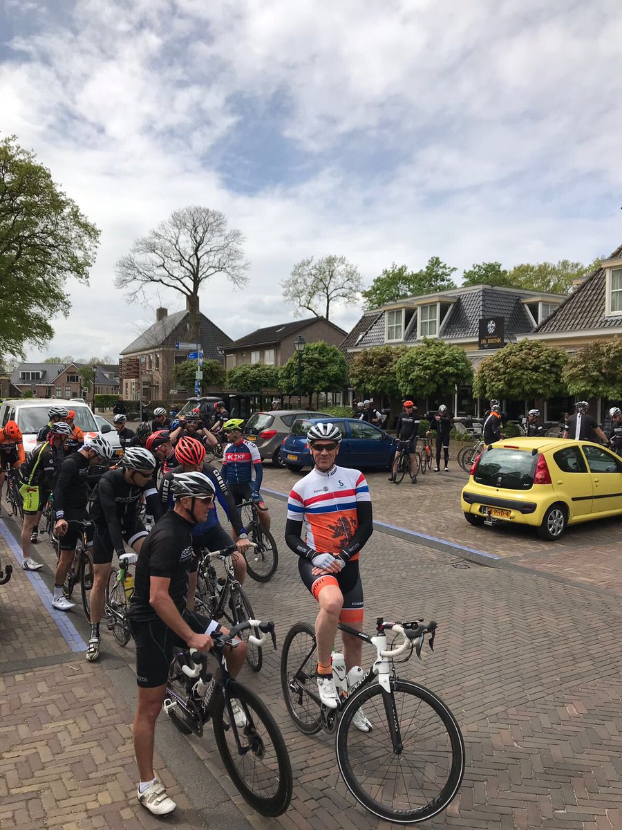 bartboerema's tweet photo. @speakerJannes @ErikBoelm @koopsautoschade @Grintacycling @HotelWesseling @Nummer_10 @henkvanderlaan @AlbertKoops @kennebenjamins @harmjmeijer @BertDoedens @MarkBergmans @speakerJannes Grinta op Koningsdag! Zinnen verzetten en vrienden maken via de sport! https://t.co/fRYvHXEDK5