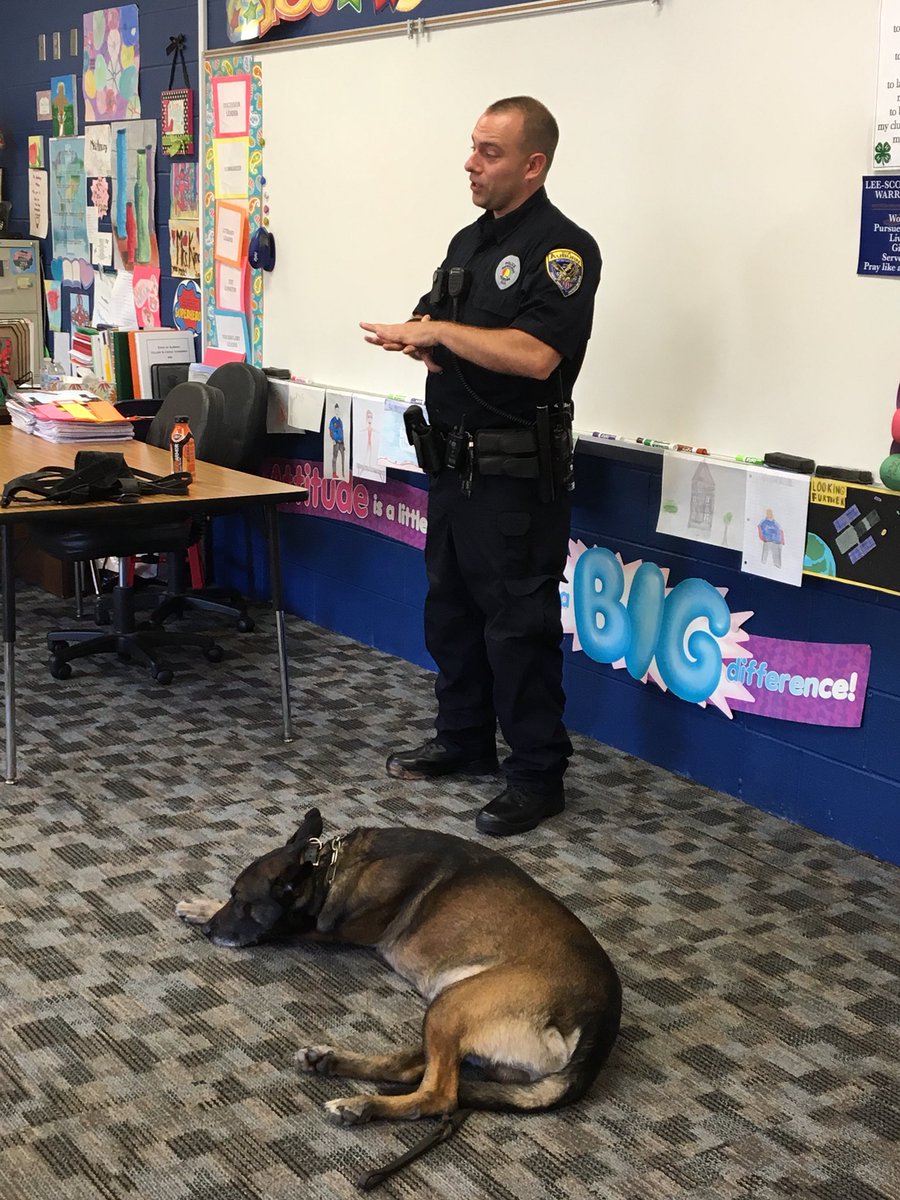 LeeScottGrade6's tweet photo. Thank you to Officer Wiles for his K-9 Unit presentation to our students.  #Bofansforlife #firsthandlearningexperience #great @LSAelementary @LeeScottAcademy https://t.co/rlgd1Sp5Sx