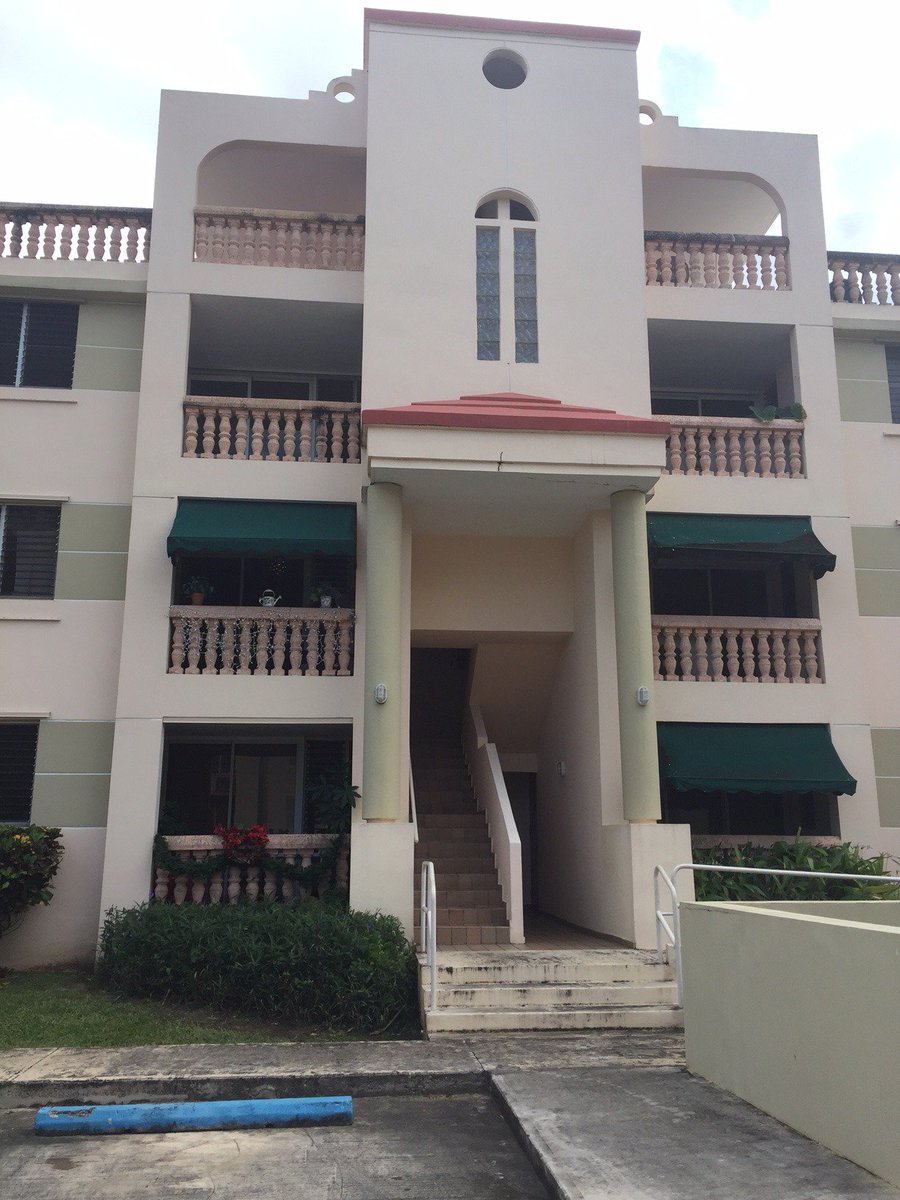 SMGRealEstate's tweet photo. GUAYNABO. FOR RENT 3BDRM,2Bth PH apartment, fully equipped kitchen and terrace. Control access, 2 pkings (one covered), swimming pool and recreational facilities for kids. #guaynabo #femahousing #FEMA #puertorico #PRrelief #PuertoRicoUnited https://t.co/oRCjwi5I1V