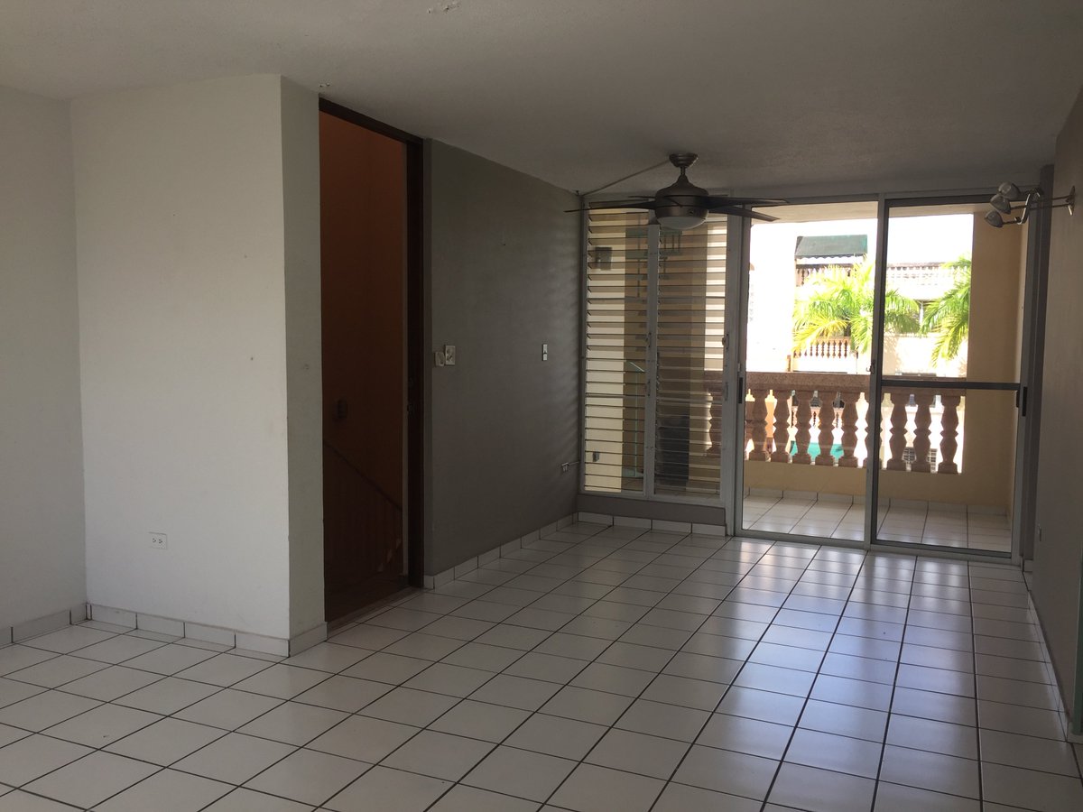SMGRealEstate's tweet photo. GUAYNABO. FOR RENT 3BDRM,2Bth PH apartment, fully equipped kitchen and terrace. Control access, 2 pkings (one covered), swimming pool and recreational facilities for kids. #guaynabo #femahousing #FEMA #puertorico #PRrelief #PuertoRicoUnited https://t.co/oRCjwi5I1V