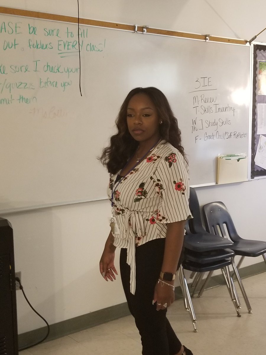 AldineVS's tweet photo. #mscollins
#strikeapose
#readytohelpstudents https://t.co/R9iyeBO5r5