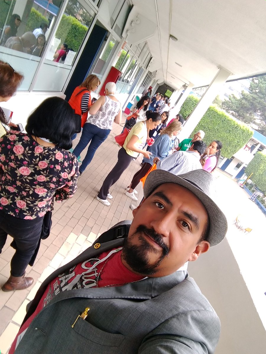 Nacho_Cicemp's tweet photo. Con la comunidad que no se resiste al cambio en la educación! #edtechteammx https://t.co/jOYAubRY2j