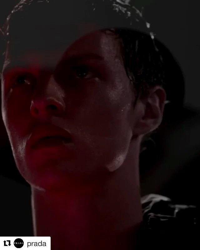 VNYmodels's tweet image. #TimSchuhmacher 
Shot at the forefront of Innovation for the latest @Prada Black Fragrance Campaign • 📸 @craigmcdeanstudio 
#VNYStandard #PradaBlack zpr.io/n38fD