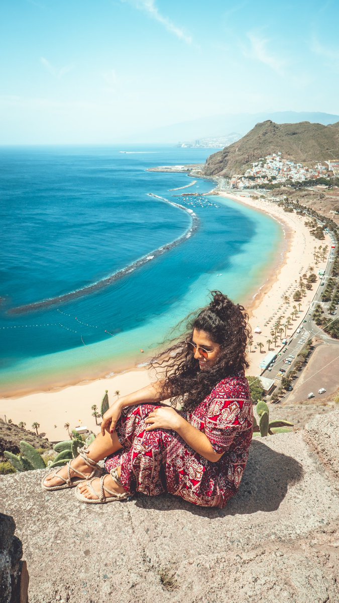 📍Playa de las Teresitas, Tenerife. 
Las Teresitas es una playa de arena dorada situada en el pueblo pesquero de San Andrés.

Como decimos los canarios ... “La vida es mejor en cholas” 🌴.

Feliz viernes familia ❤️