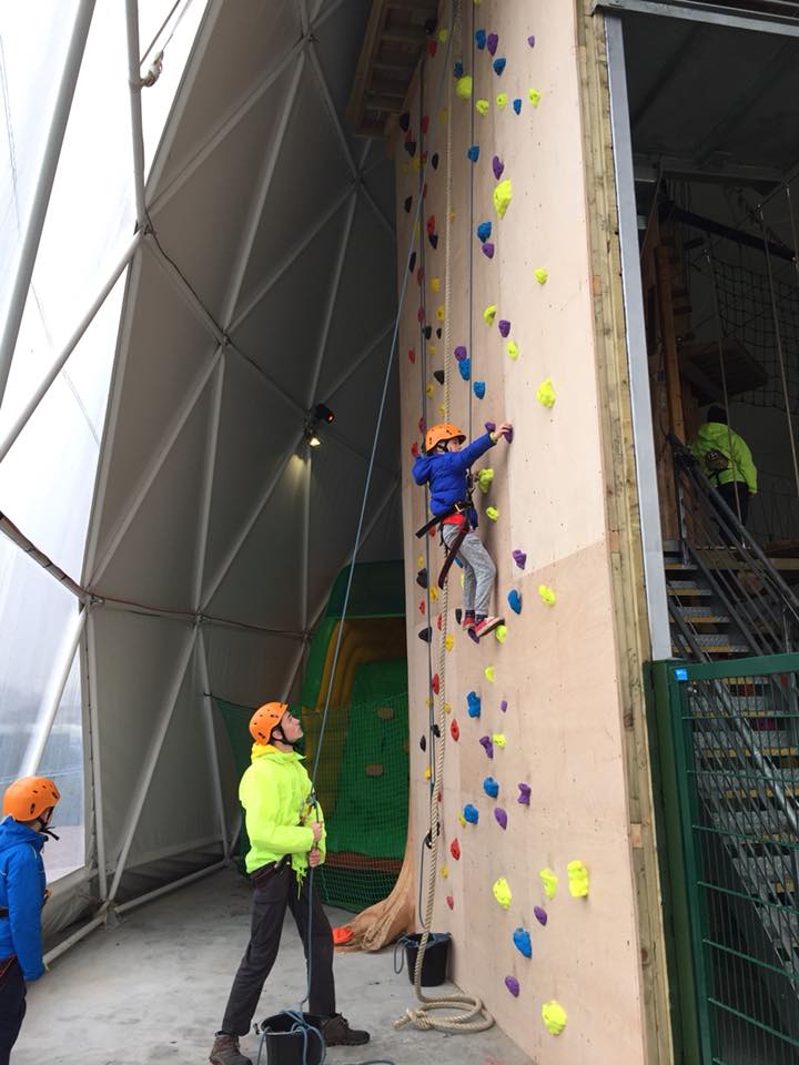 Jessidiah's tweet photo. Are you looking  for something fun to do with the kids this weekend?! 

Come to Let Loose, Yorkshire. 

Come rain or shine, you are promised to have a good time!! 

#LetLooseYorkshire #LetLoose #Adventureawaits #Outdooreducation #Activities #weekendvibes #BankHoliday #climb https://t.co/0UuomQJ5jN