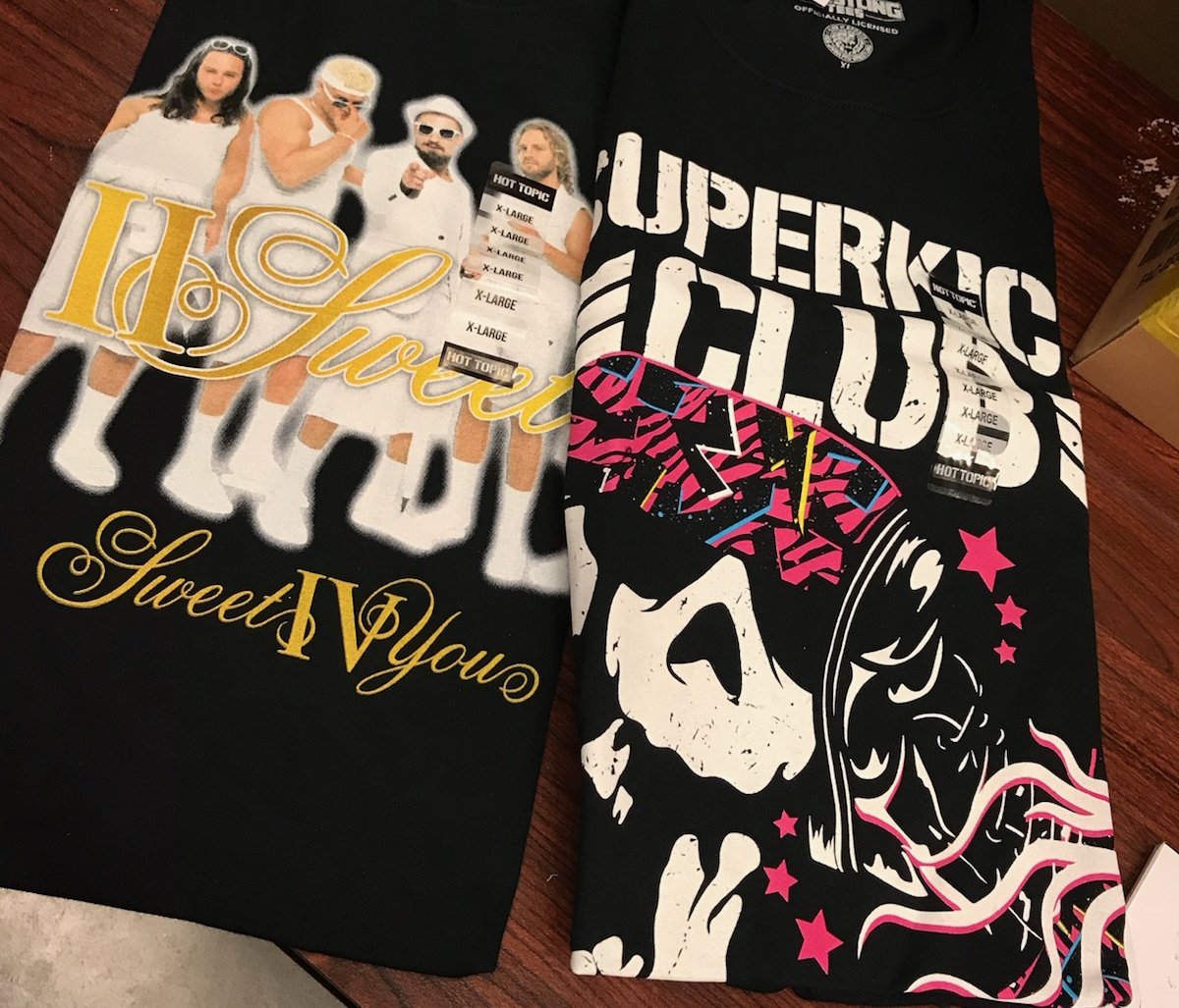 Manneice11's tweet photo. @NickJacksonYB @MattJackson13 @CodyRhodes @MartyScurll @HotTopic ...GOTS MINE courtesy of the wife #bulletclubforlife #BulletClub #all-in #toosweet #superkickclub #youngbucks #villian #codyrhodes #americannightmare https://t.co/wGN5IaYki8