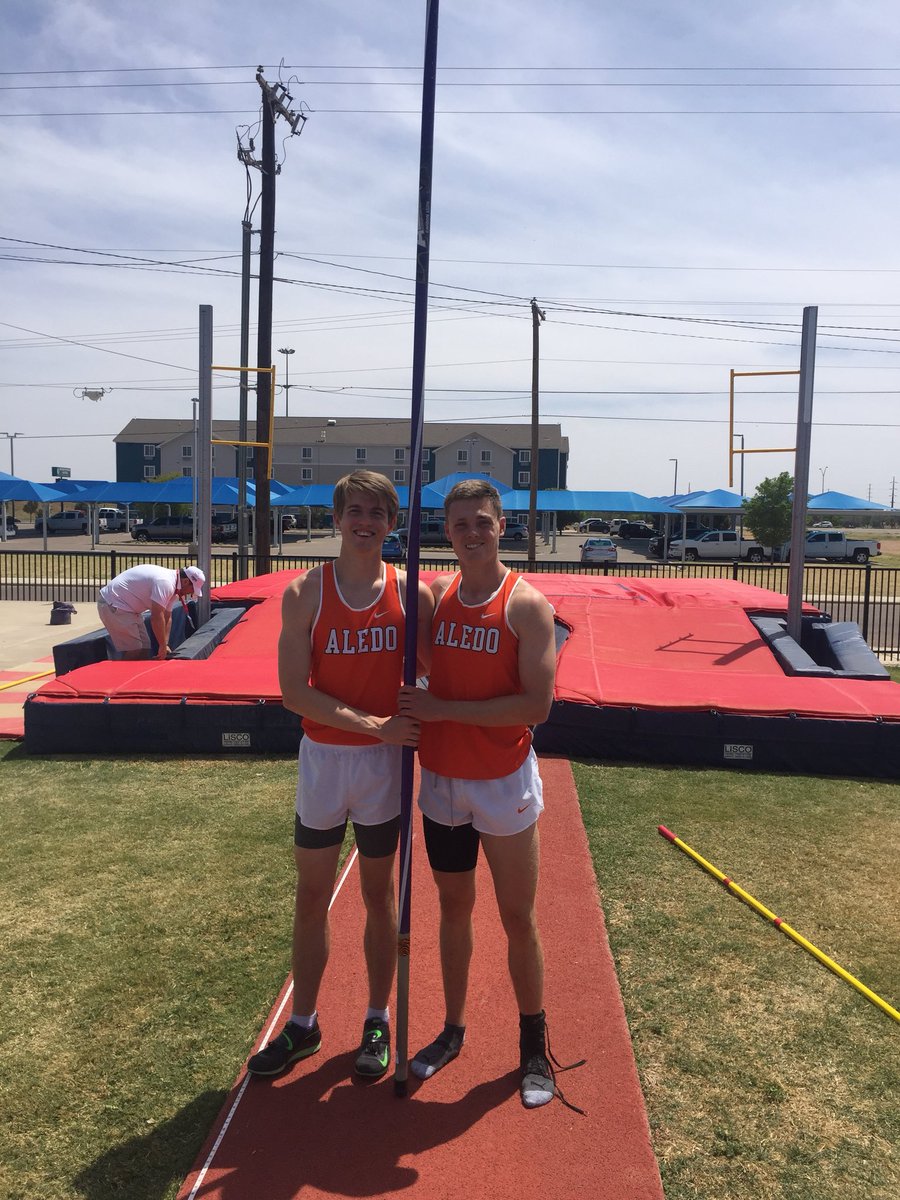 Zach wins with 16’ and Ryan 2nd at 15’6. Heading to state.