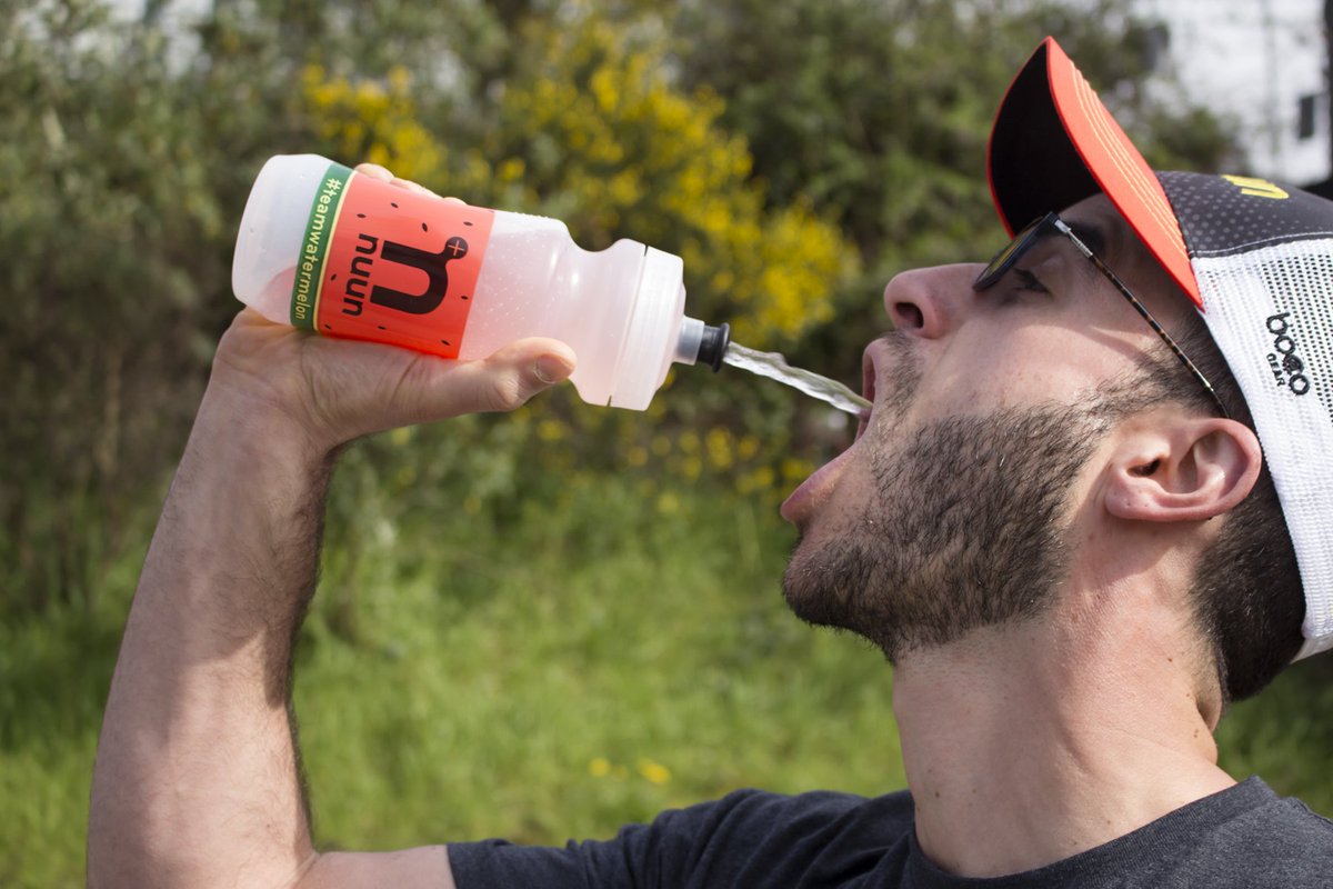 nuunhydration's tweet photo. It takes 5-11 gallons of water just to produce a gallon of bottled water π± Stick to reusable bottles filled with tap water! #DumpDisposable https://t.co/Mj6VbYB4BJ https://t.co/fClYF8EsAj