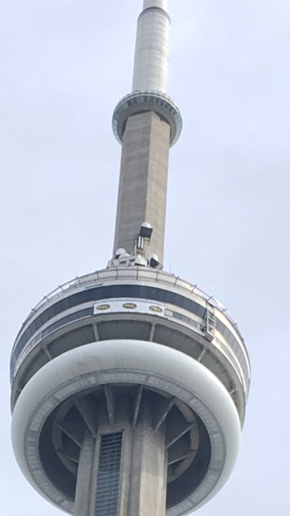 Diego0rtiz's tweet image. That time @PCLConstruction scored the BEST advertising real estate in @Canada. 
Well done, #PCLToronto!

Ps. Let me know if you’re growing your winning Comms/Marketing team. 
💯 👷🏻‍♂️