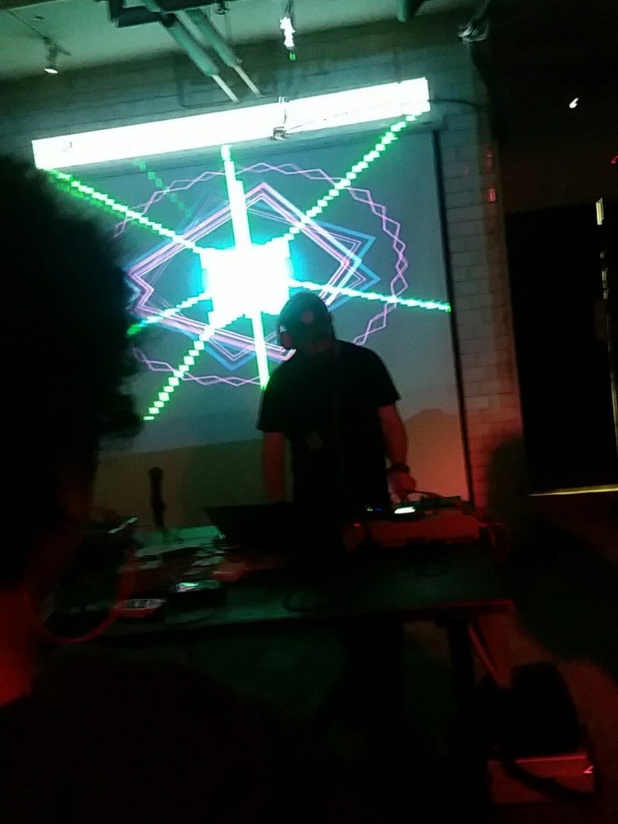 gamefaceshow's tweet photo. Here's @leolodreamland #chipbitday https://t.co/JbDm6scDYI