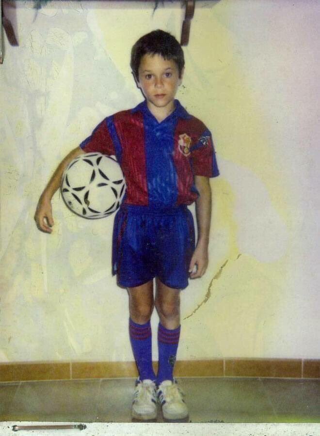 imDDas10's tweet photo. As a football fan I will miss your magic, as a #Barca fan it's heartbreaking and as a human you are my Idol. Thank you, thank you very much Sir. Comeback soon at #Barca.
#infinit8Iniesta https://t.co/kSZw5U7Yvy